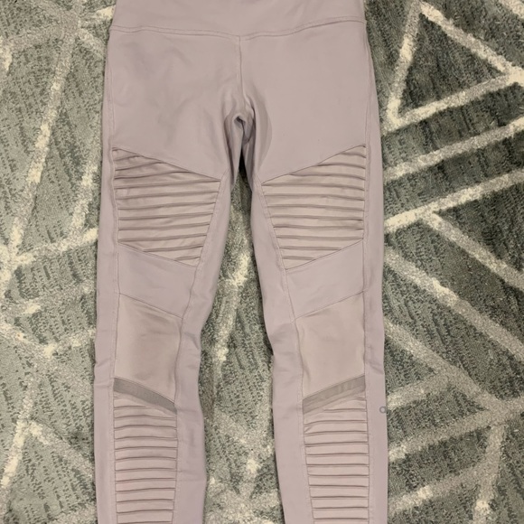 Alo Yoga Moto Legging - Picture 5 of 8